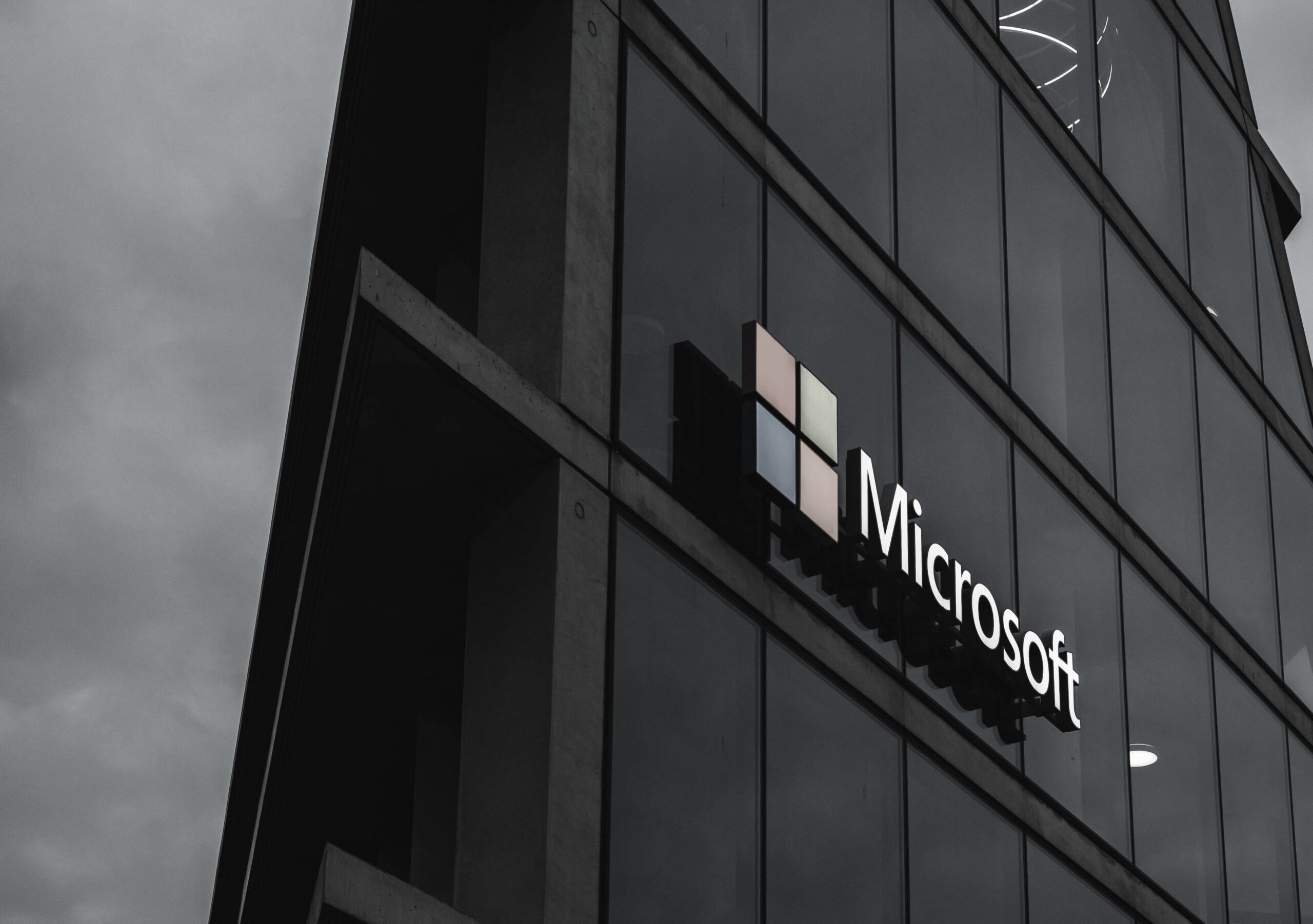 Windows Users Beware: Hackers Exploiting Major Security Flaws, Microsoft Releases Patches.